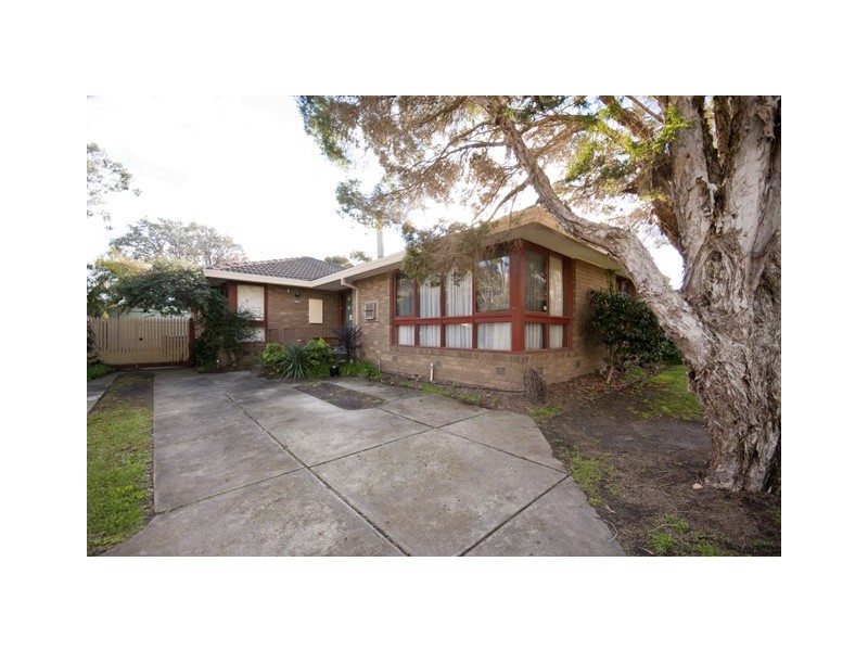 99 Rickards Avenue North, Knoxfield VIC 3180