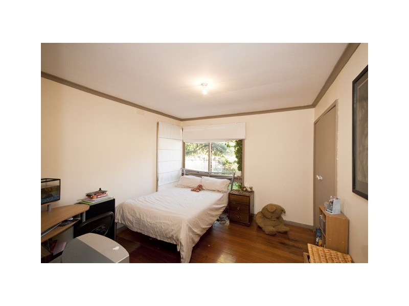 99 Rickards Avenue North, Knoxfield VIC 3180