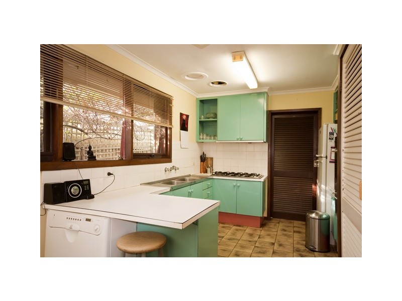 99 Rickards Avenue North, Knoxfield VIC 3180