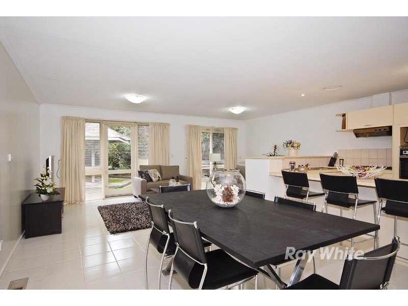 5 Helsal Drive, Wantirna South VIC 3152