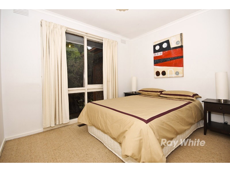 5 Helsal Drive, Wantirna South VIC 3152