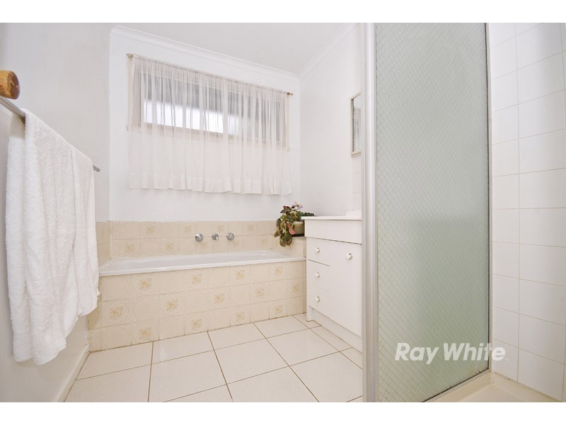 5 Helsal Drive, Wantirna South VIC 3152