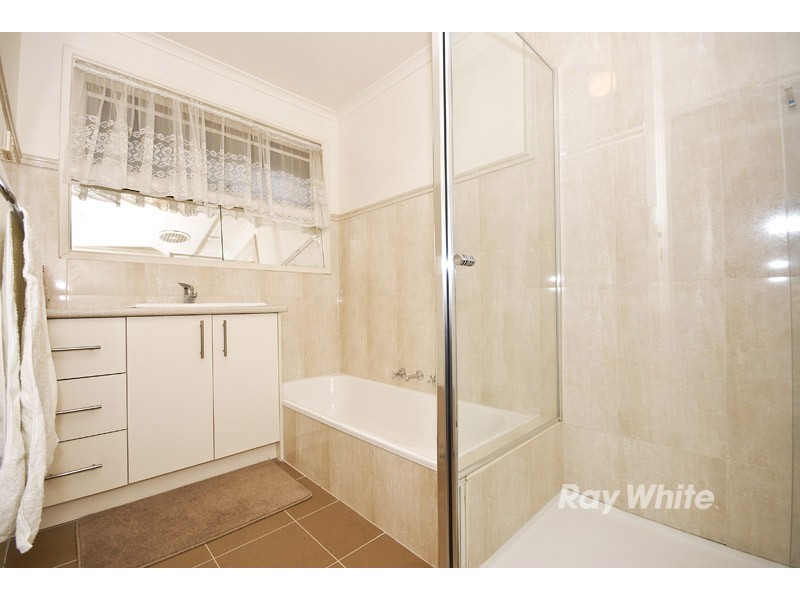 25 Loxton Avenue, Wantirna South VIC 3152