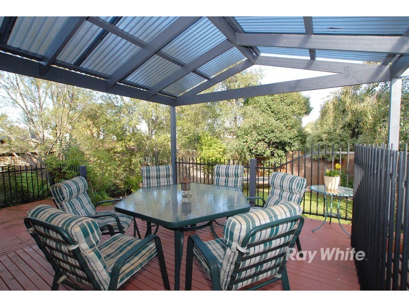 40 Huntingdon Drive, Wantirna South VIC 3152