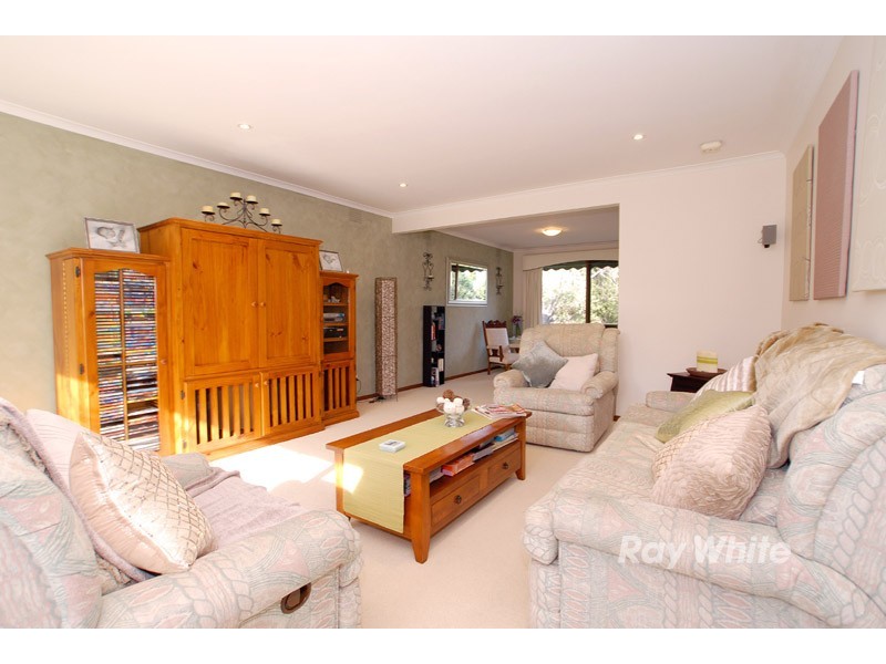 40 Huntingdon Drive, Wantirna South VIC 3152