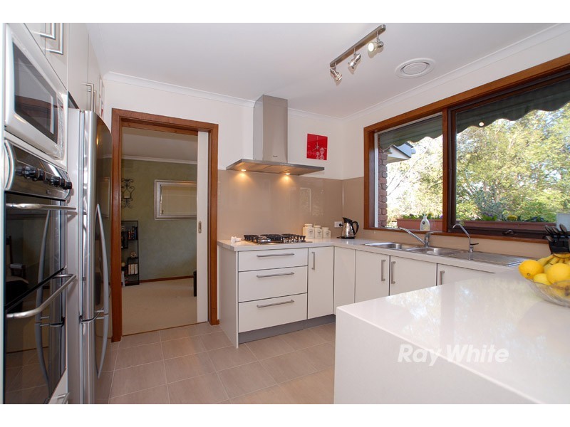 40 Huntingdon Drive, Wantirna South VIC 3152