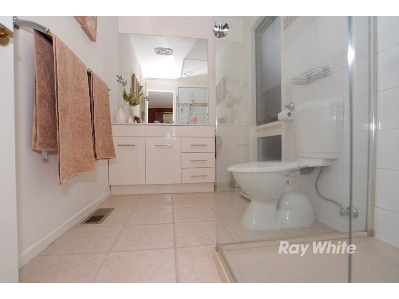 40 Huntingdon Drive, Wantirna South VIC 3152