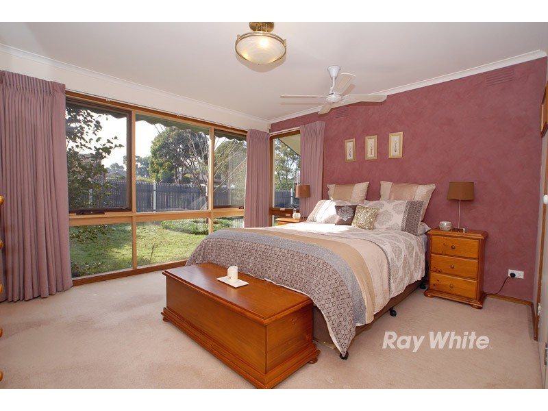 40 Huntingdon Drive, Wantirna South VIC 3152