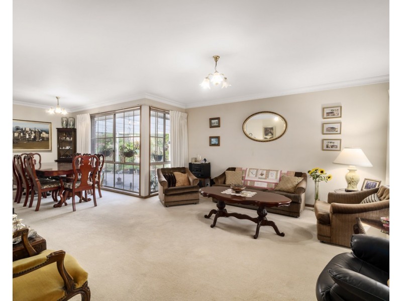 22 Calder Way, Wantirna South VIC 3152