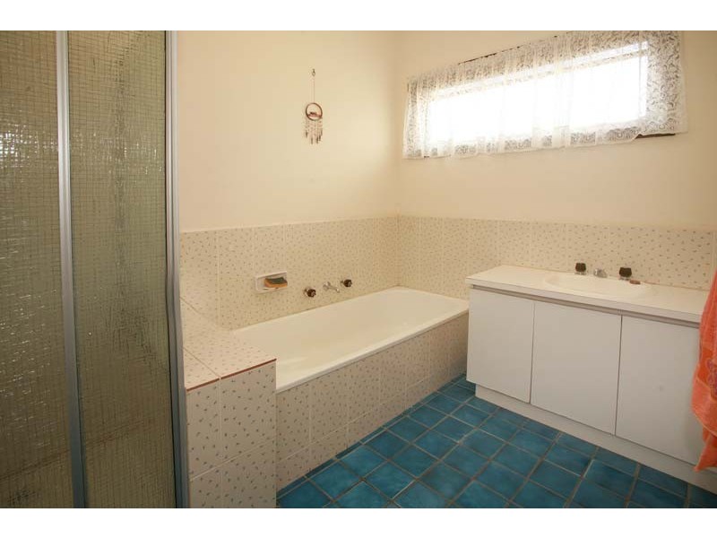 15 Lainie Court, Wantirna South VIC 3152