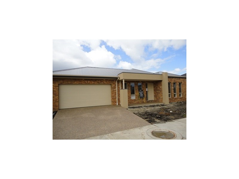 Lot 446 Silverleaf Crescent, Officer VIC 3809