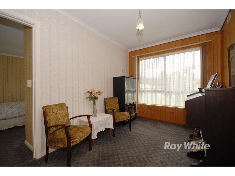 33 Kathryn Road, Knoxfield VIC 3180