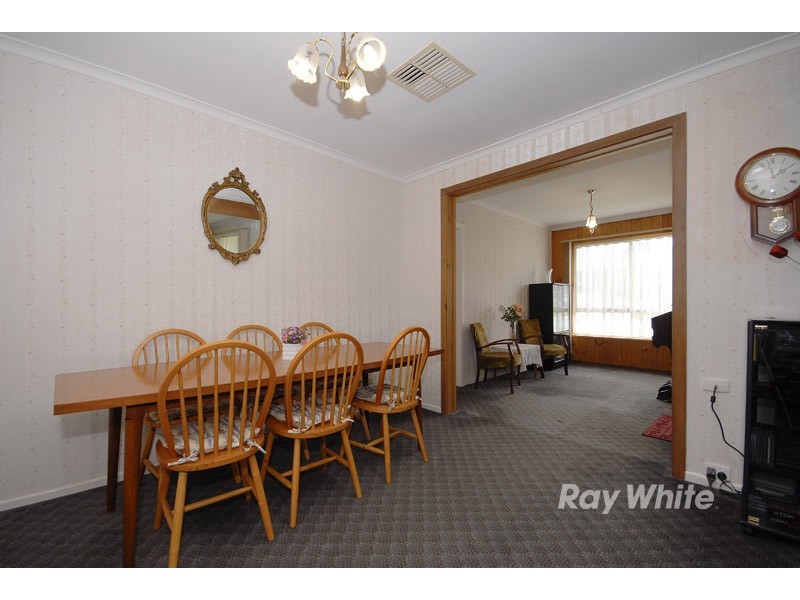 33 Kathryn Road, Knoxfield VIC 3180