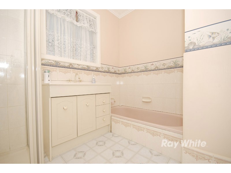 33 Kathryn Road, Knoxfield VIC 3180