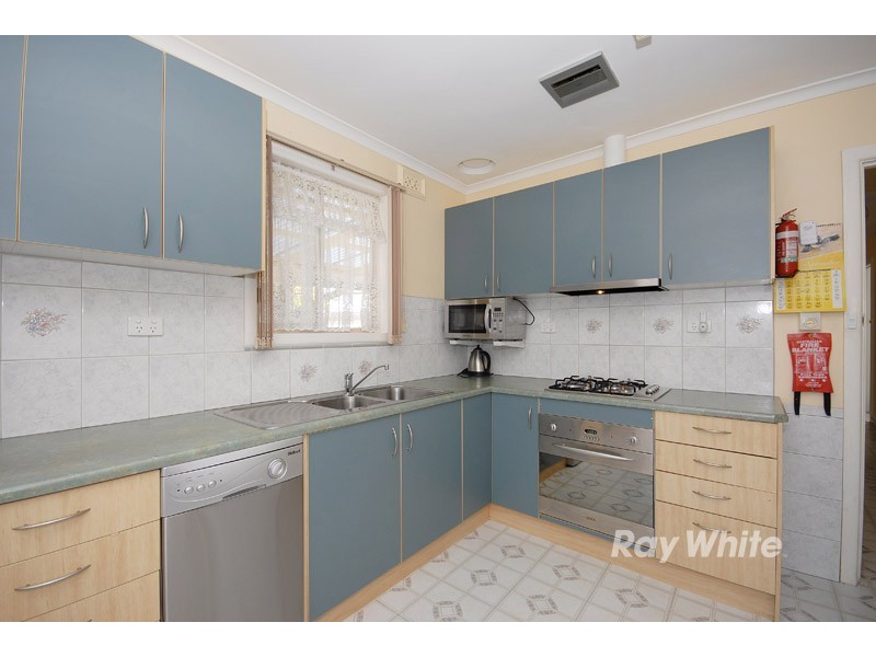 33 Kathryn Road, Knoxfield VIC 3180