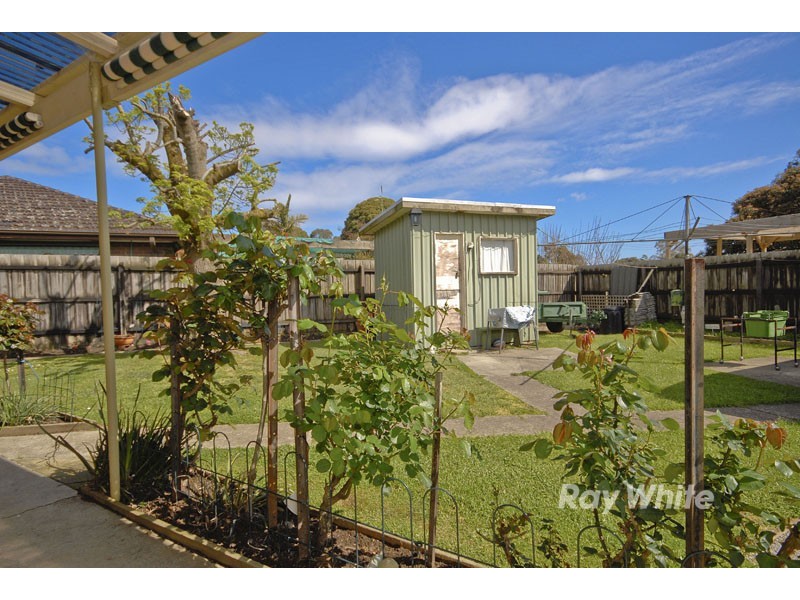 33 Kathryn Road, Knoxfield VIC 3180