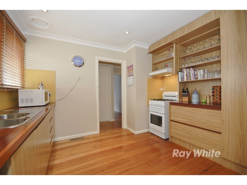1 Laura Road, Knoxfield VIC 3180