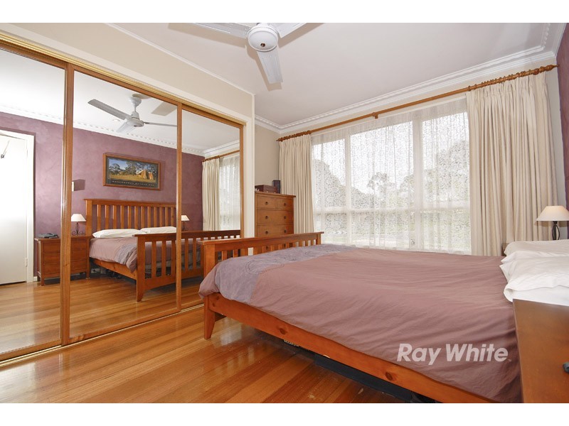 1 Laura Road, Knoxfield VIC 3180