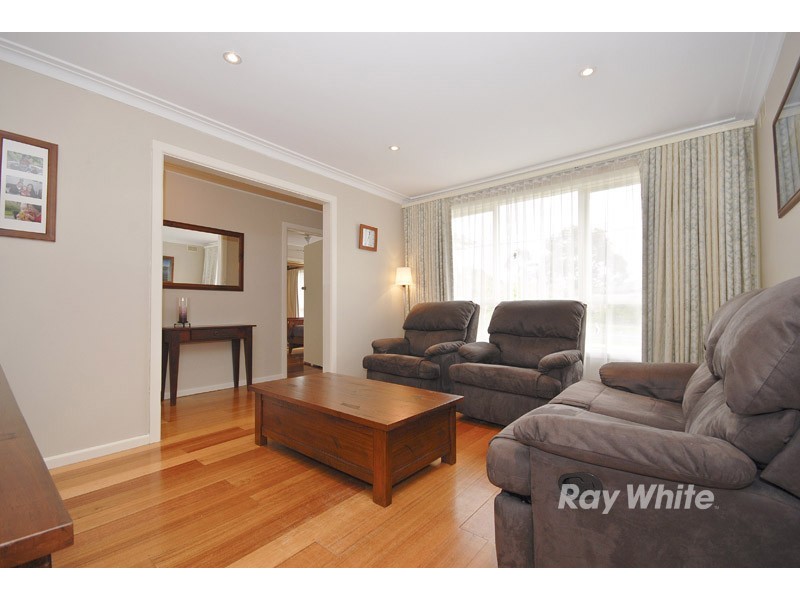 1 Laura Road, Knoxfield VIC 3180