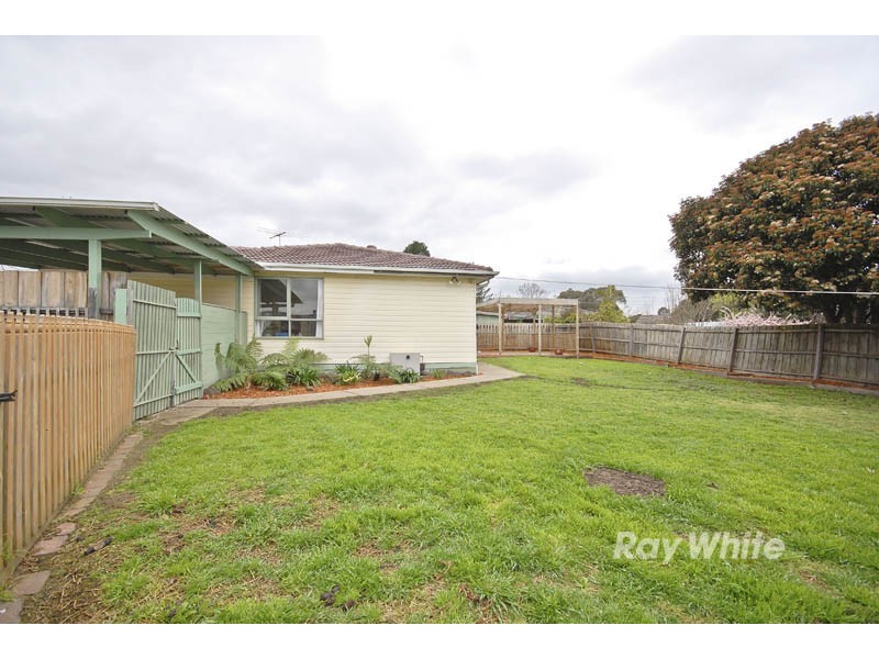1 Laura Road, Knoxfield VIC 3180