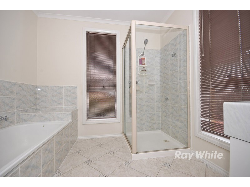 30 Applewood Drive, Knoxfield VIC 3180