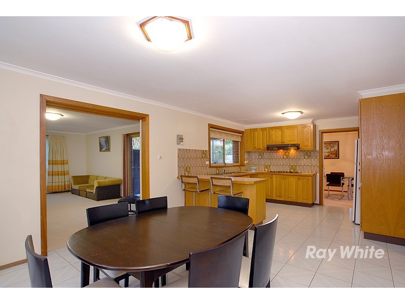 6 Talwood Close, Wantirna South VIC 3152