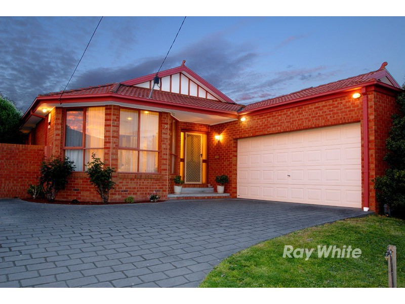 2 Endeavour Place, Wantirna South VIC 3152