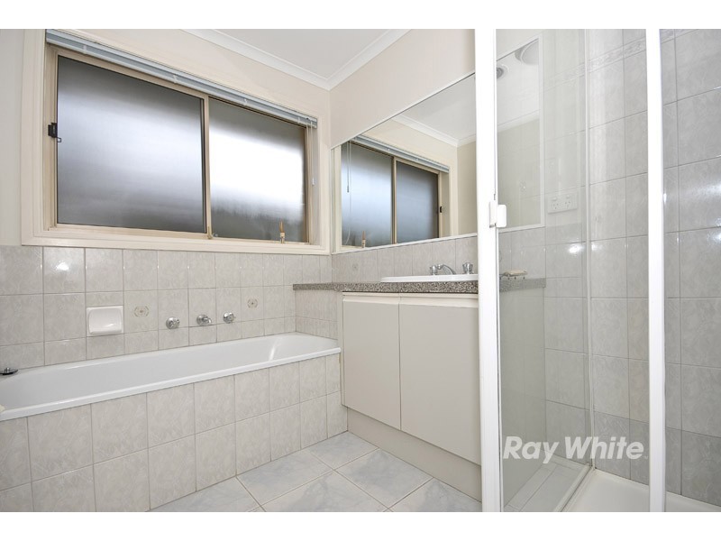 2/24 Eliza Close, Bayswater VIC 3153