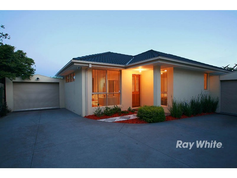 2/7 Saxby Court, Wantirna South VIC 3152