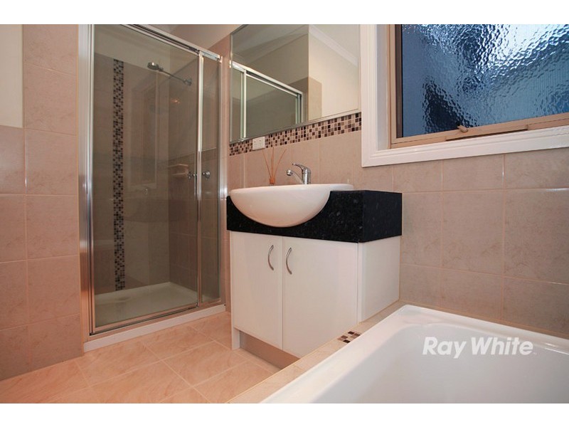 2/7 Saxby Court, Wantirna South VIC 3152