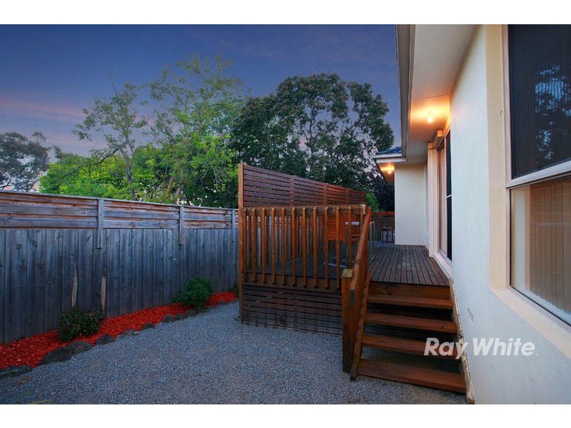 2/7 Saxby Court, Wantirna South VIC 3152
