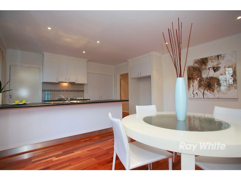 2/7 Saxby Court, Wantirna South VIC 3152