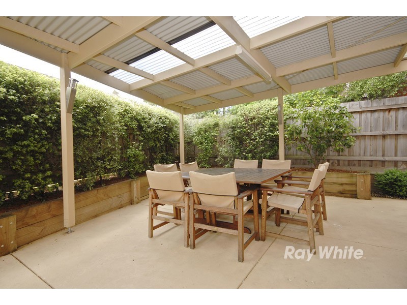 2/6 Leo Close, Wantirna South VIC 3152