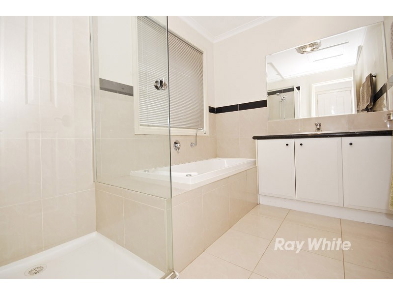 2/6 Leo Close, Wantirna South VIC 3152