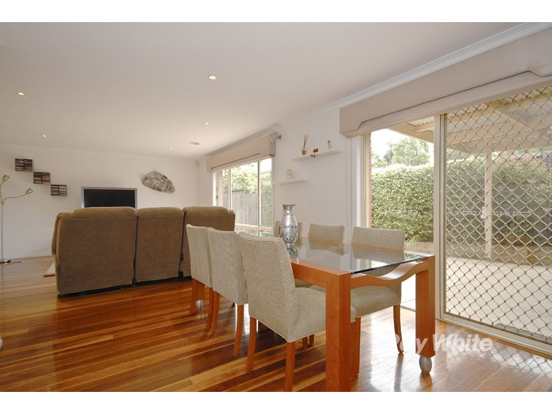 2/6 Leo Close, Wantirna South VIC 3152