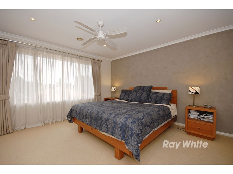 2/6 Leo Close, Wantirna South VIC 3152