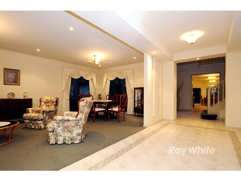 9 Riverpark Drive, Wantirna South VIC 3152