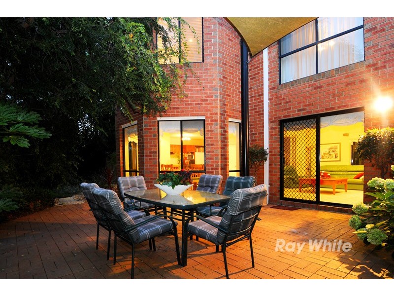 9 Riverpark Drive, Wantirna South VIC 3152