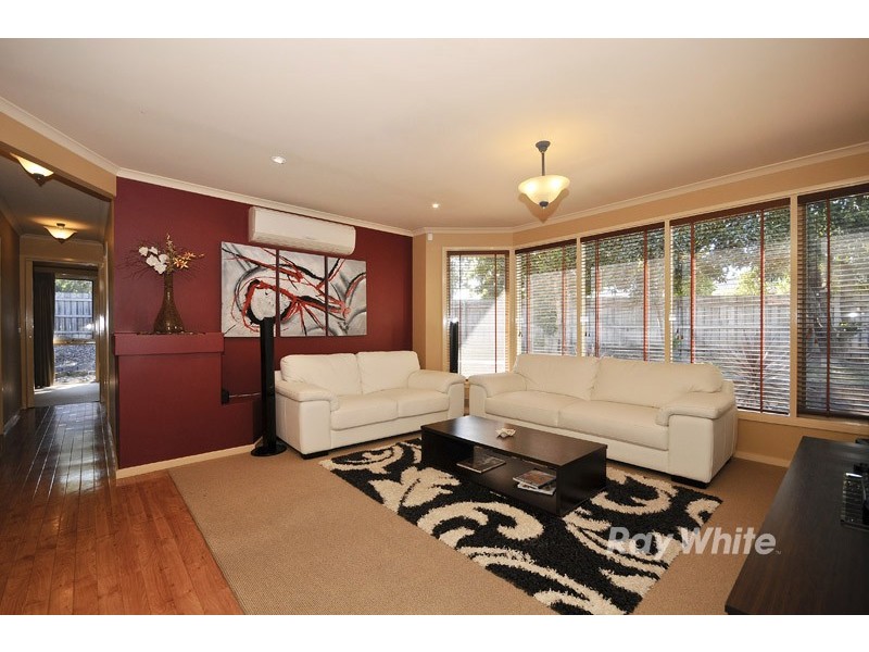 10 Corinella Square, Wantirna VIC 3152