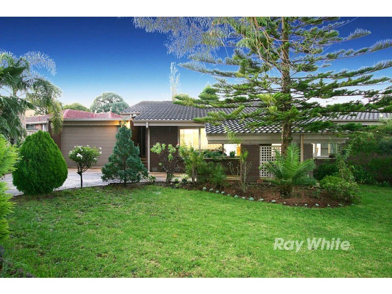 2 Chichester Square, Wantirna VIC 3152