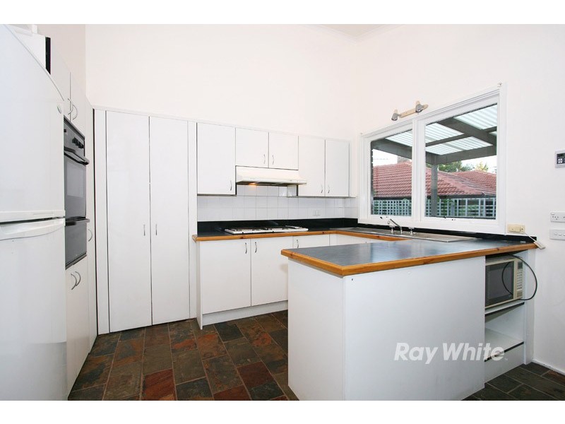 2 Chichester Square, Wantirna VIC 3152