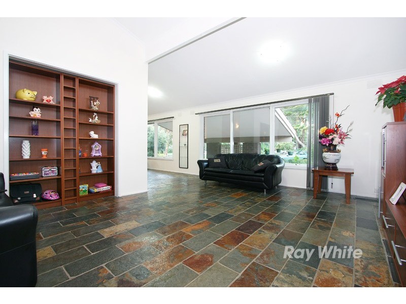 2 Chichester Square, Wantirna VIC 3152