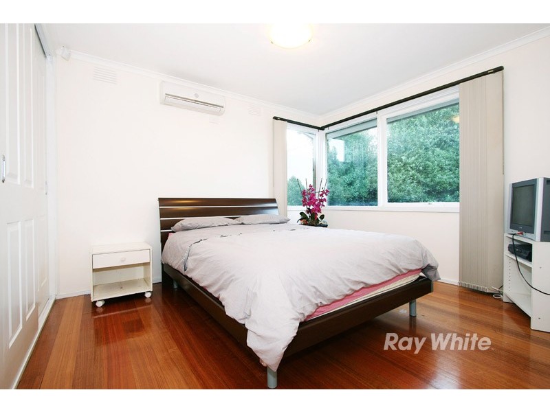2 Chichester Square, Wantirna VIC 3152