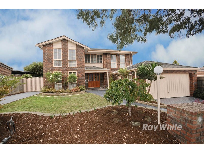 123 Fraser Crescent, Wantirna South VIC 3152