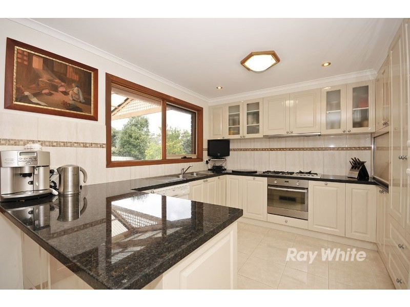 123 Fraser Crescent, Wantirna South VIC 3152