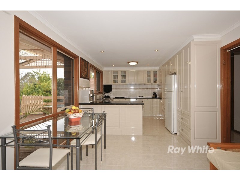 123 Fraser Crescent, Wantirna South VIC 3152