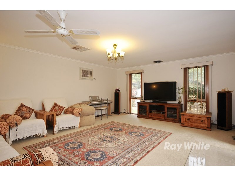 123 Fraser Crescent, Wantirna South VIC 3152