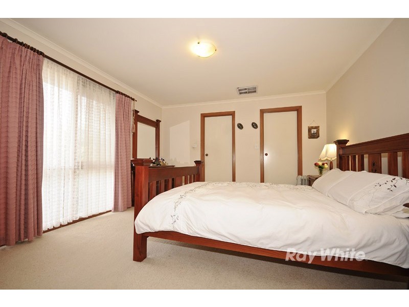 123 Fraser Crescent, Wantirna South VIC 3152