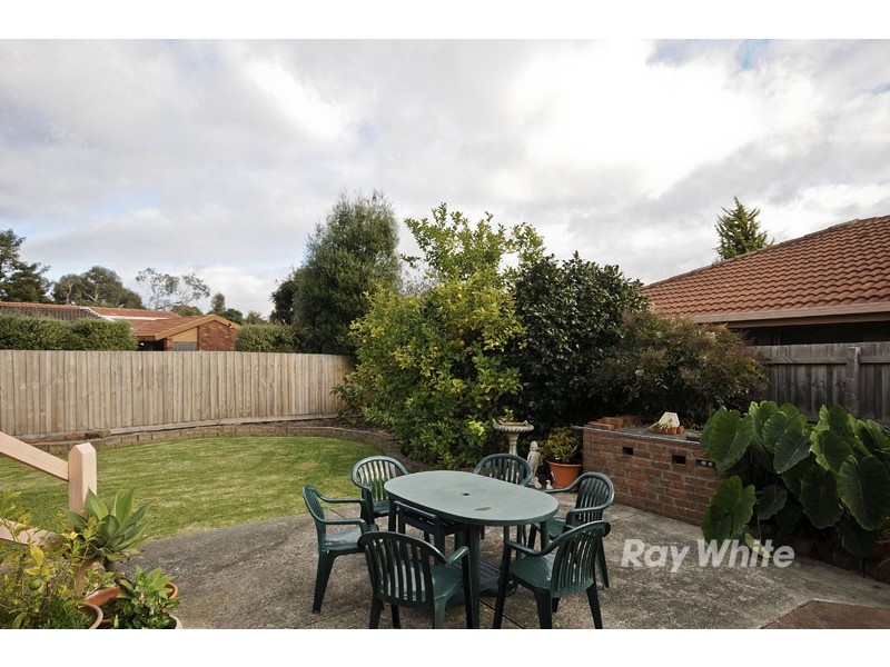 123 Fraser Crescent, Wantirna South VIC 3152
