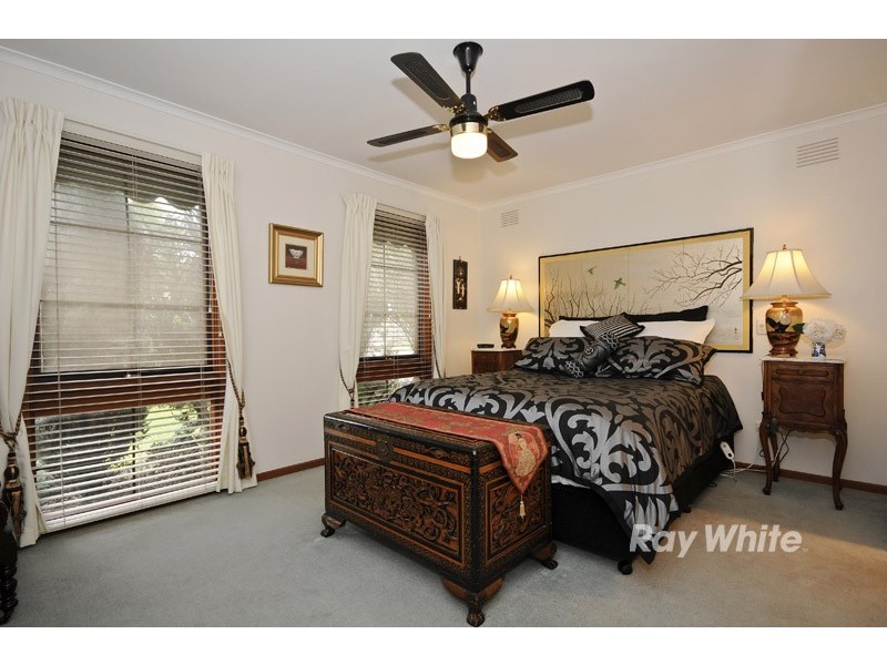 9 Mowbray Drive, Wantirna South VIC 3152